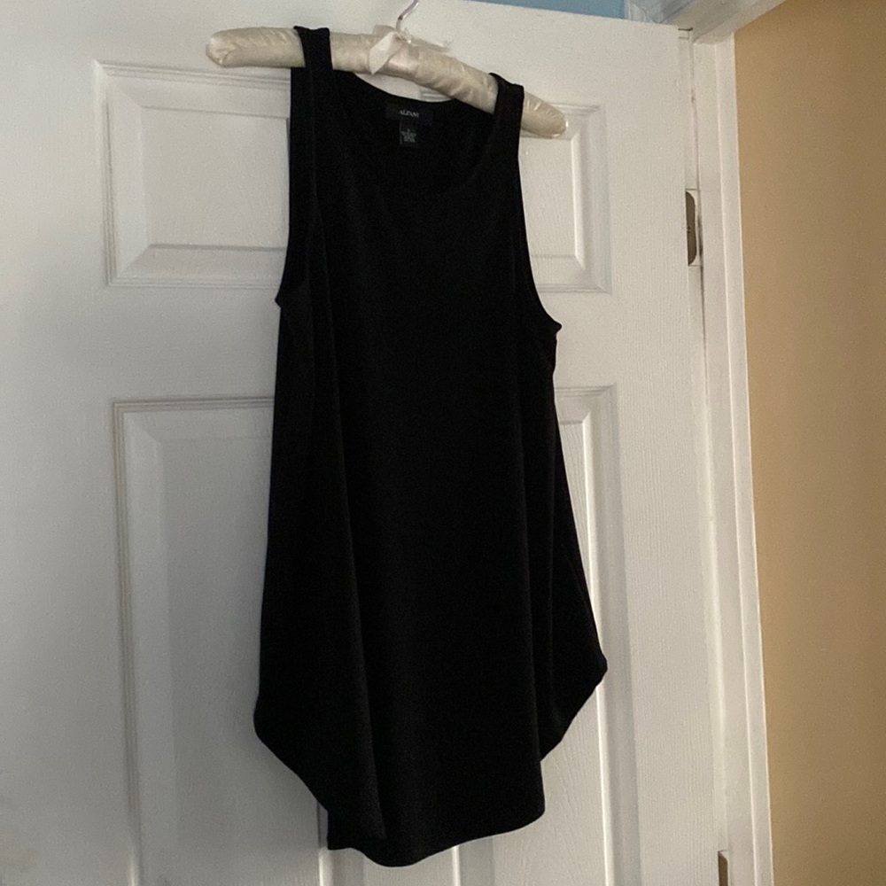 Alfani tunic top, small, new without tags, machine wash. Armpit to armpit 18”